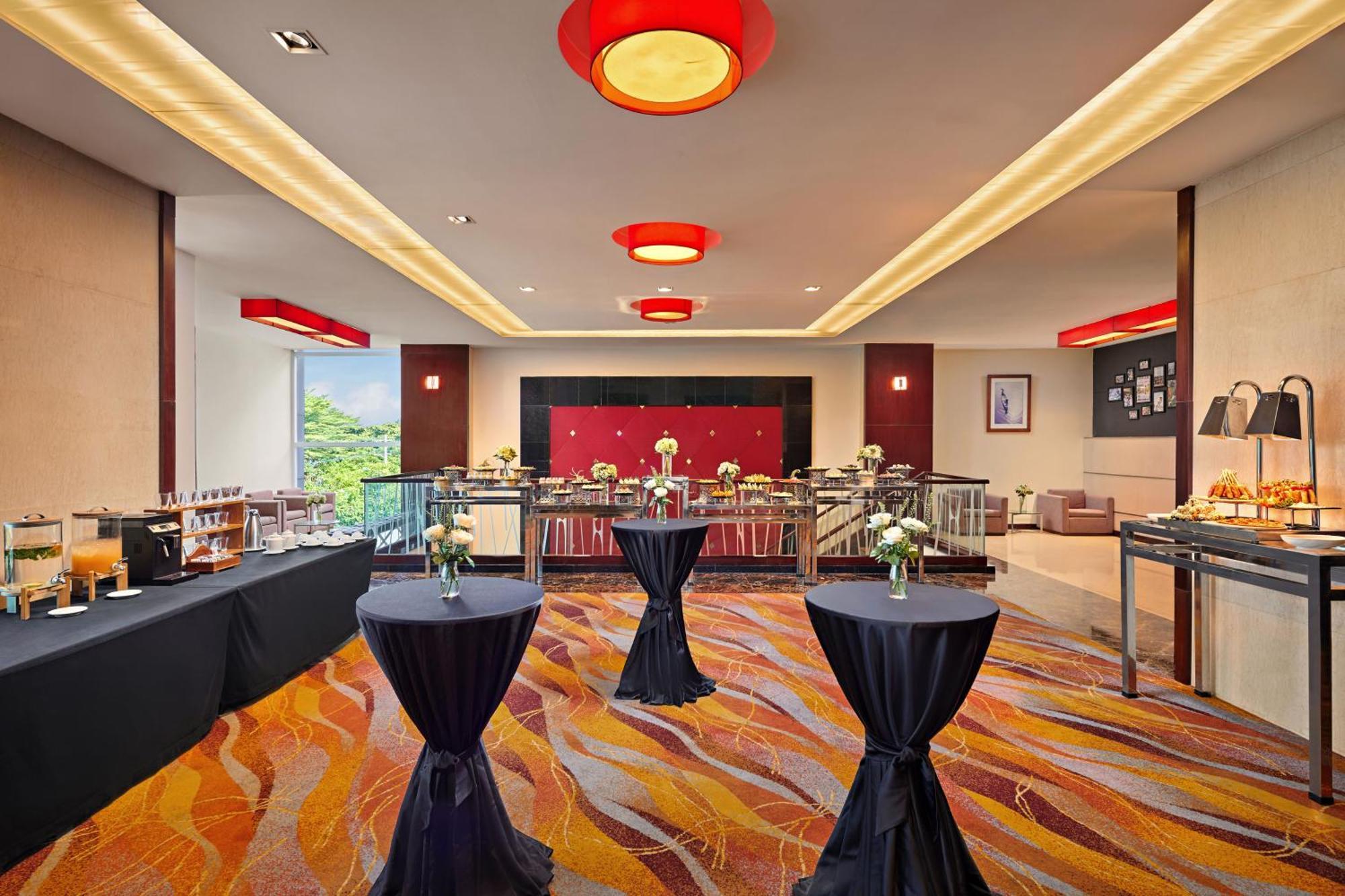 Novotel На Транг Екстериор снимка