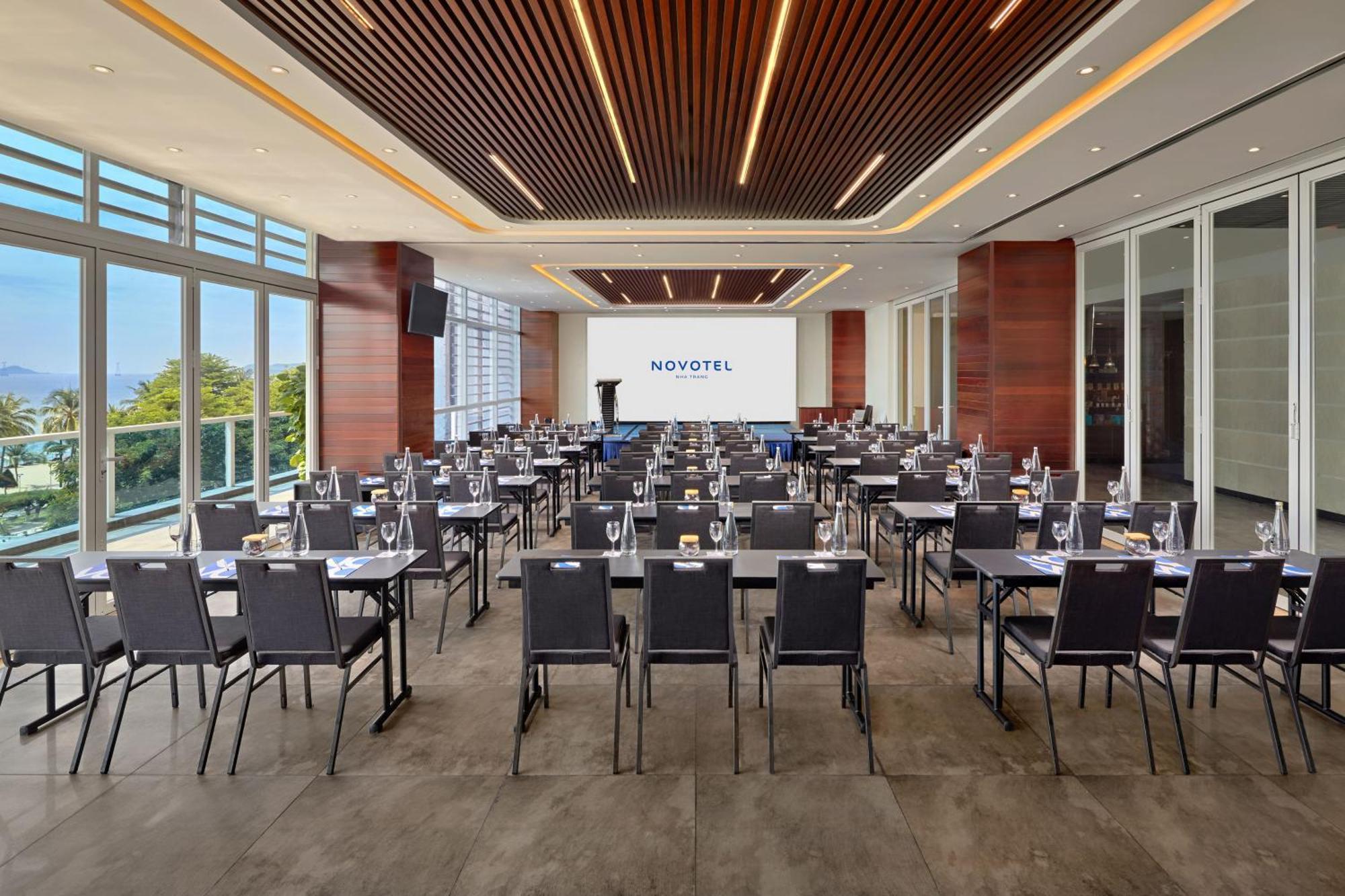 Novotel На Транг Екстериор снимка