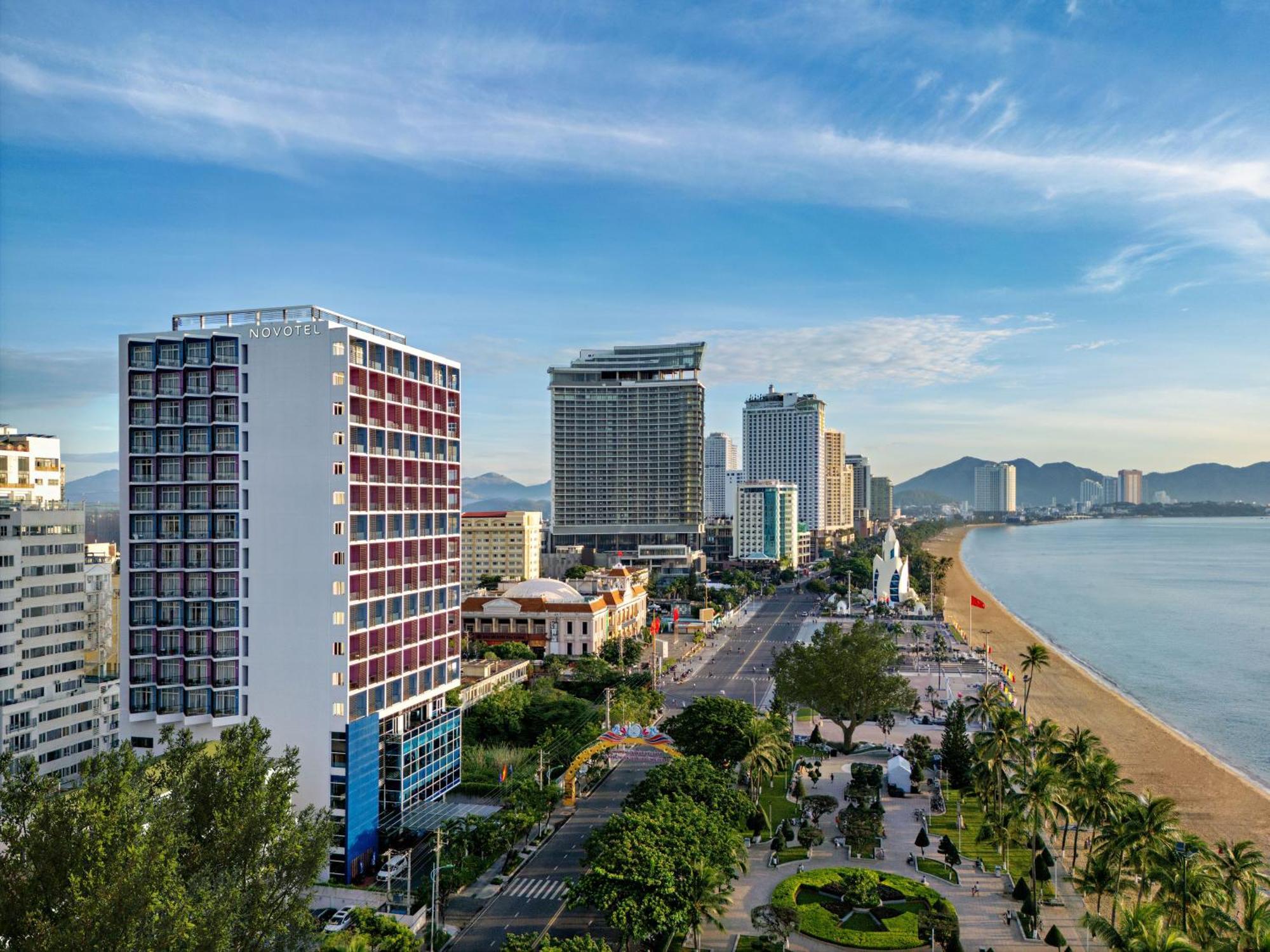Novotel На Транг Екстериор снимка