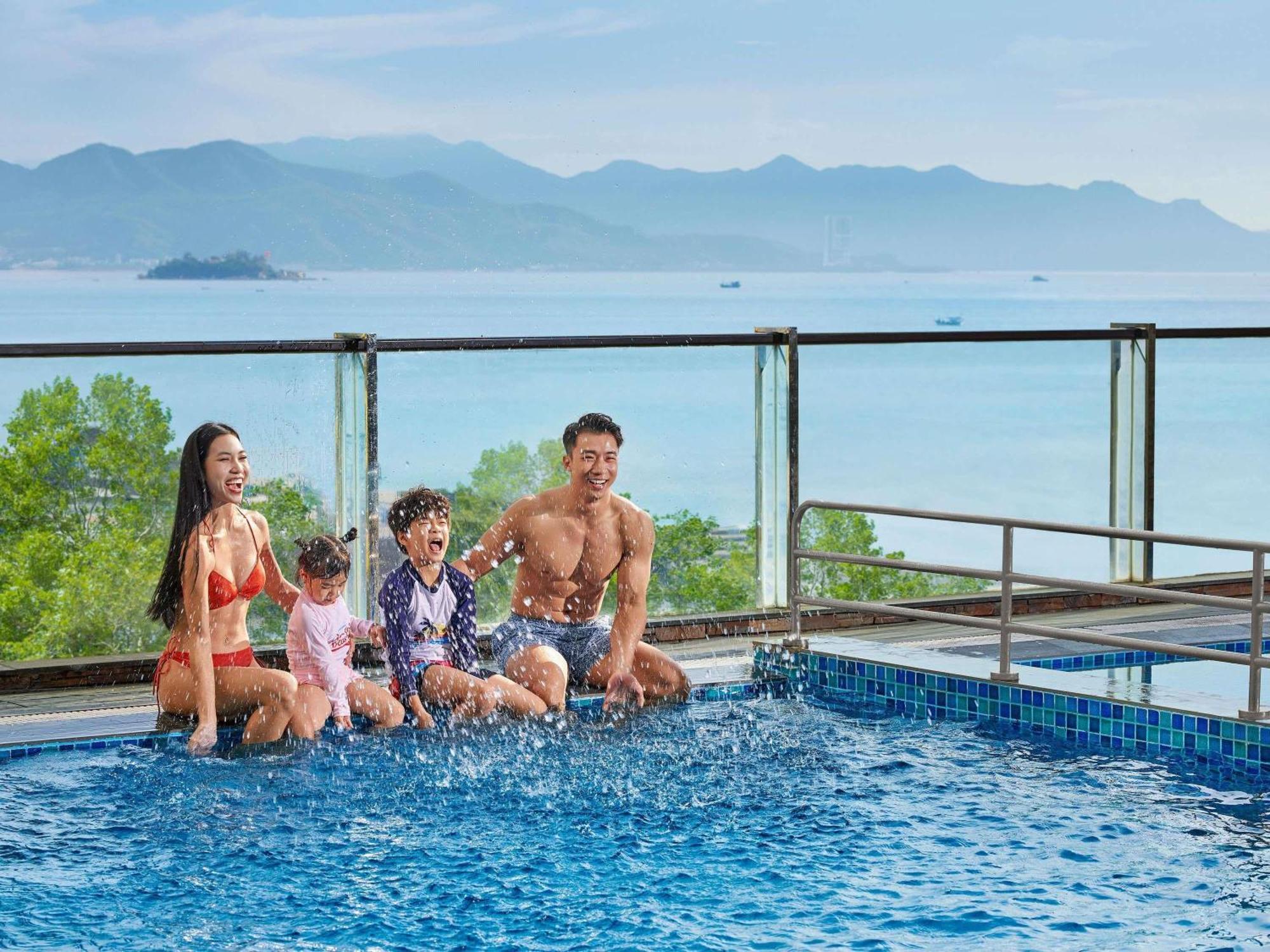 Novotel На Транг Екстериор снимка