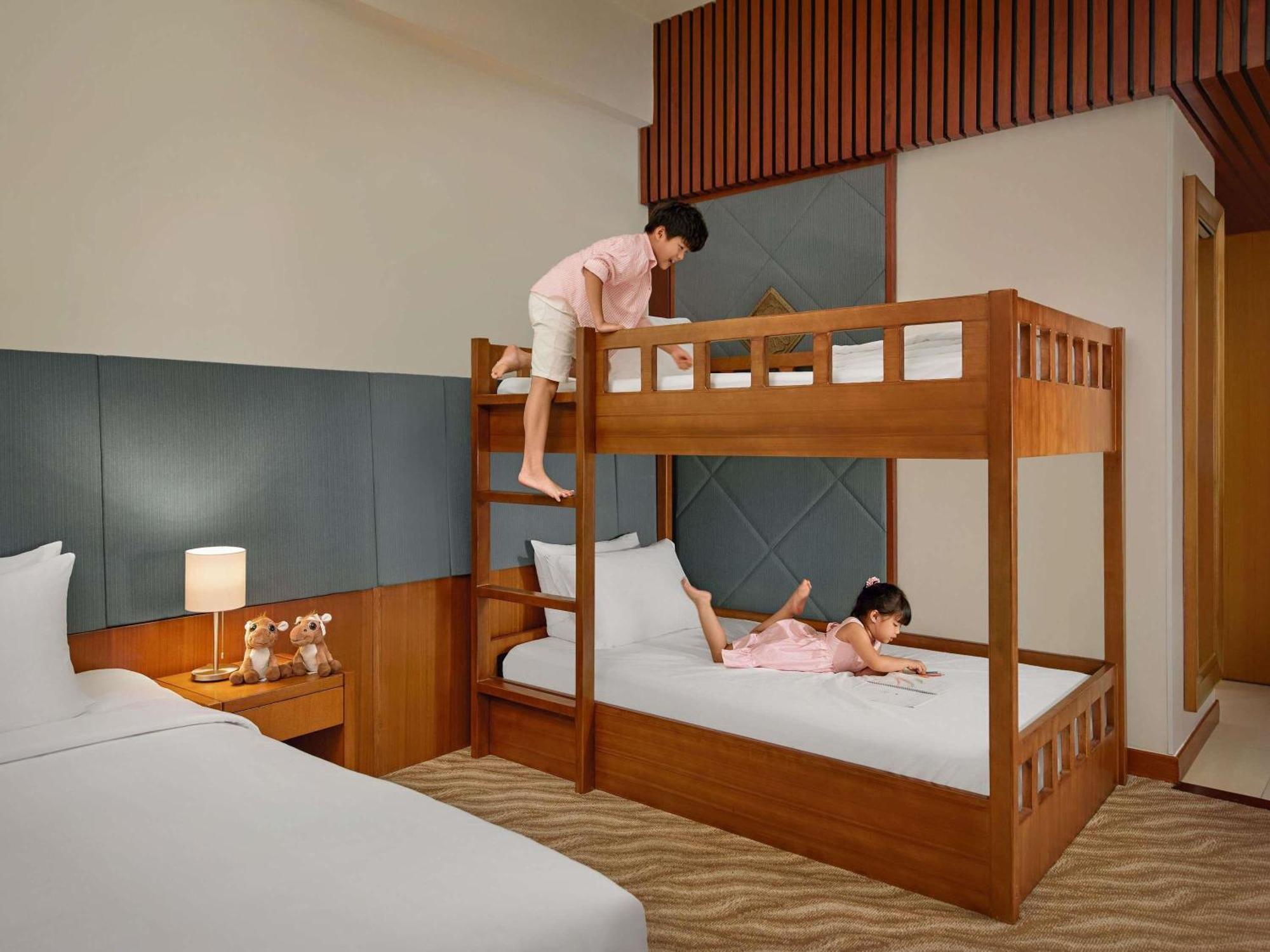 Novotel На Транг Екстериор снимка