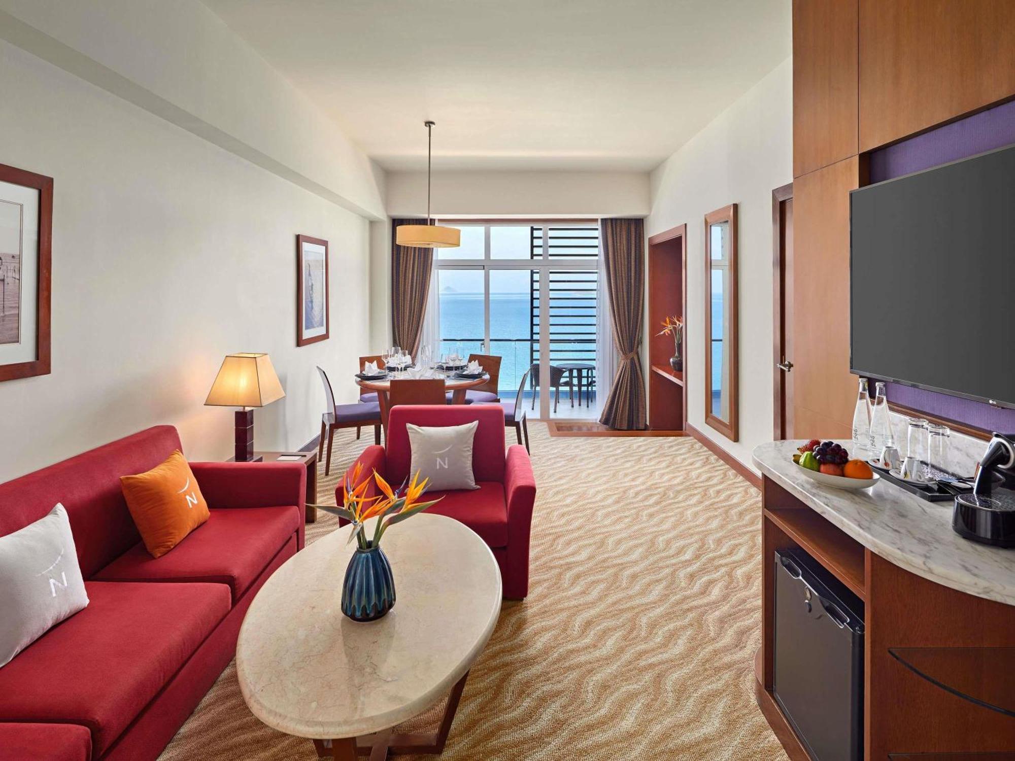 Novotel На Транг Екстериор снимка