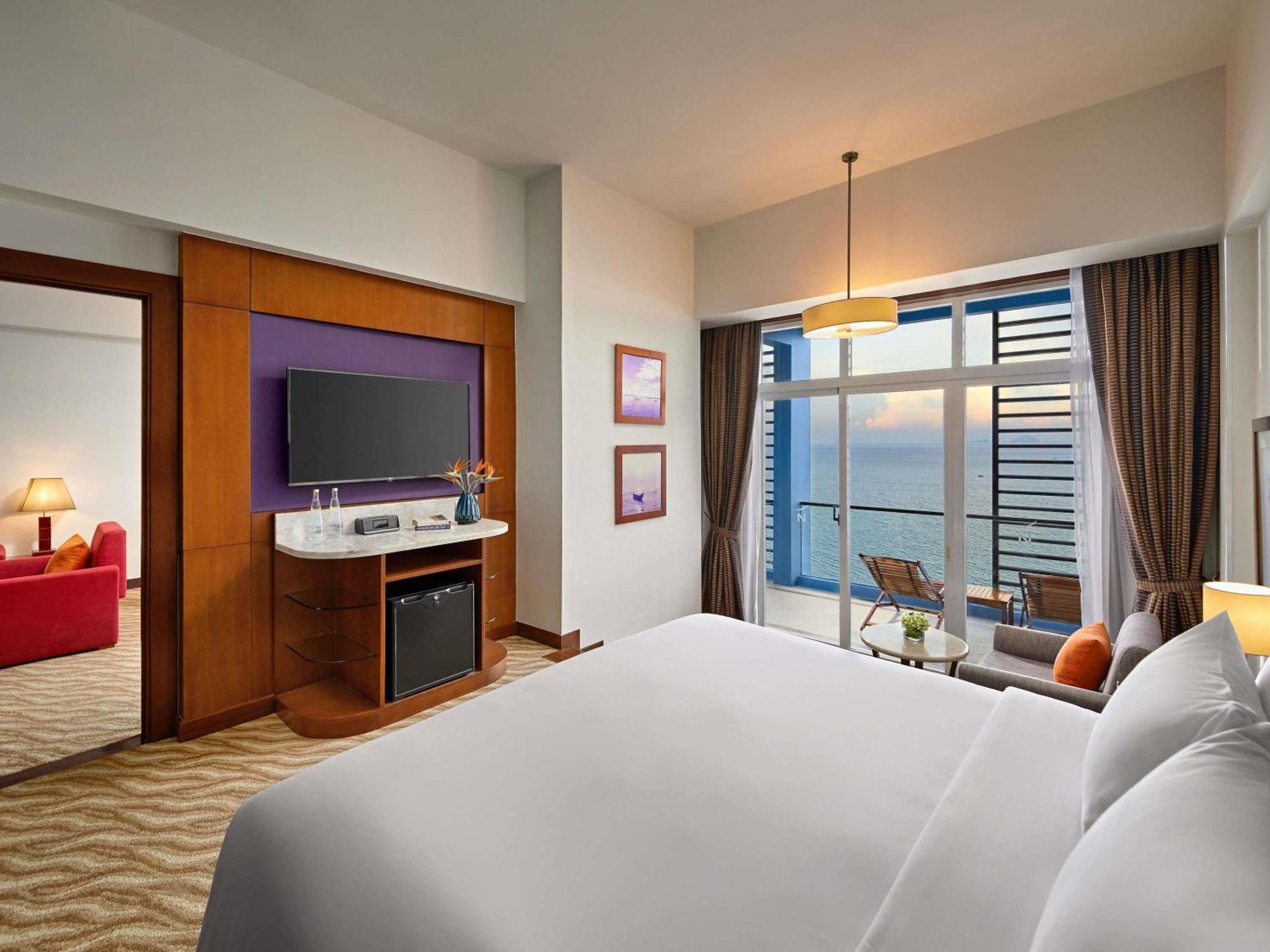 Novotel На Транг Екстериор снимка